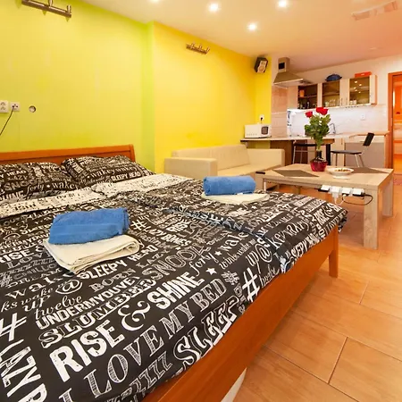 Center Of With Jacuzzi * Μπρατισλάβα