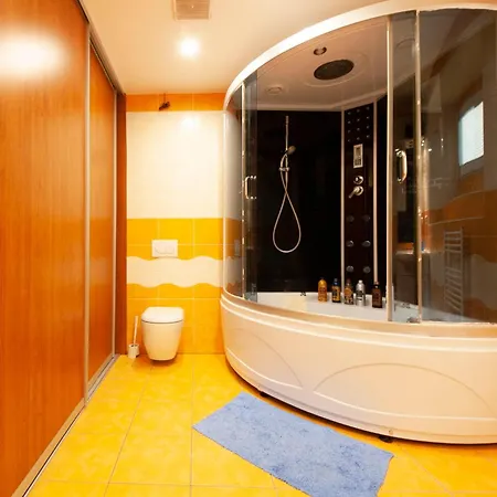 Апартаменты Center Of With Jacuzzi Братислава