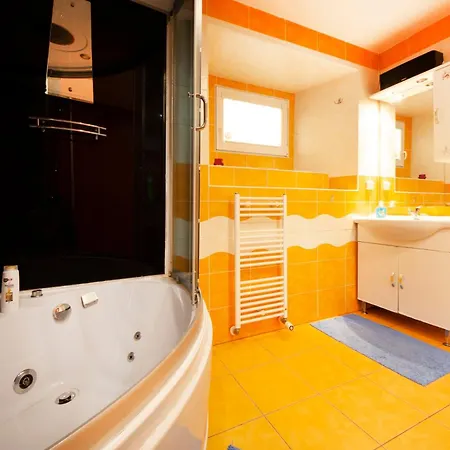 شقة Center Of With Jacuzzi