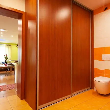 Center Of With Jacuzzi شقة